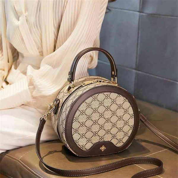 printed handbag women's bag messenger new sling one shoulder foreign style small round bag
printed handbag women's bag messenger new sling one shoulder foreign style small round bag
