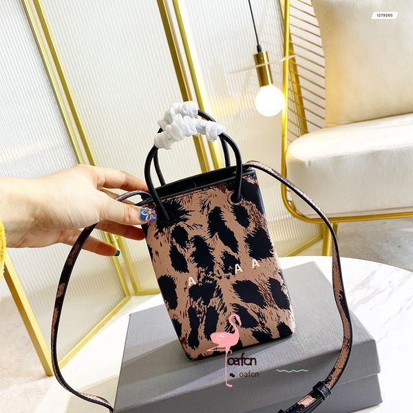 double phone pouch phone bag backpack ladies backpack handle boston handbag high quality
double phone pouch phone bag backpack ladies backpack handle boston handbag high quality