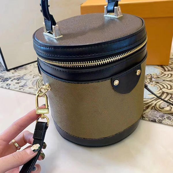 designer bucket bags handbags lock printing fashion shoulder luxury brand totes purse mobile phone bag letter women floral, Brown;gray
designer bucket bags handbags lock printing fashion shoulder luxury brand totes purse mobile phone bag letter women floral, Brown;gray