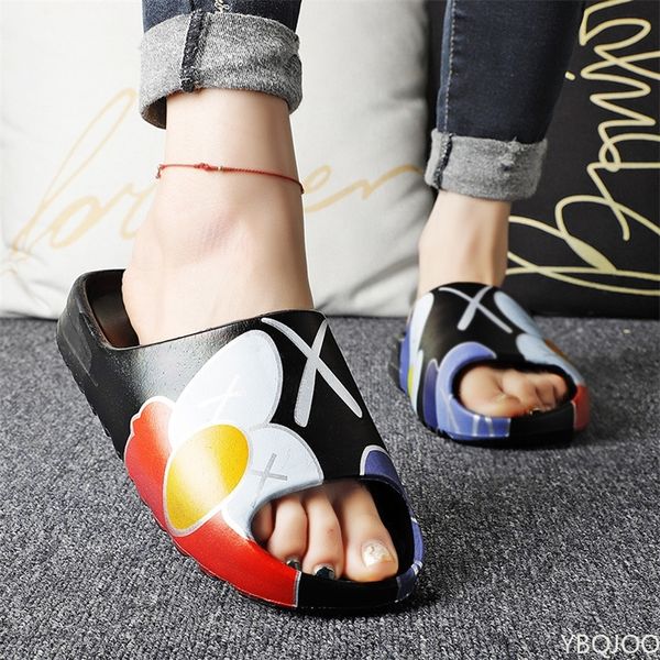 summer outer wear thicksoled slippers men fashion seaside beach shoes casual spider web integrated sandals 220628, Black
summer outer wear thicksoled slippers men fashion seaside beach shoes casual spider web integrated sandals 220628, Black