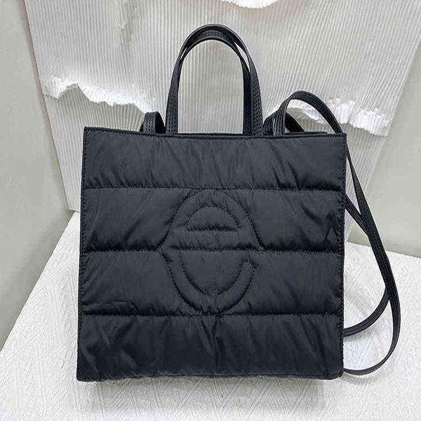 small and versatile autumn winter nylon down jacket tel bag messenger hbag onnuk small square tote 220505
small and versatile autumn winter nylon down jacket tel bag messenger hbag onnuk small square tote 220505
