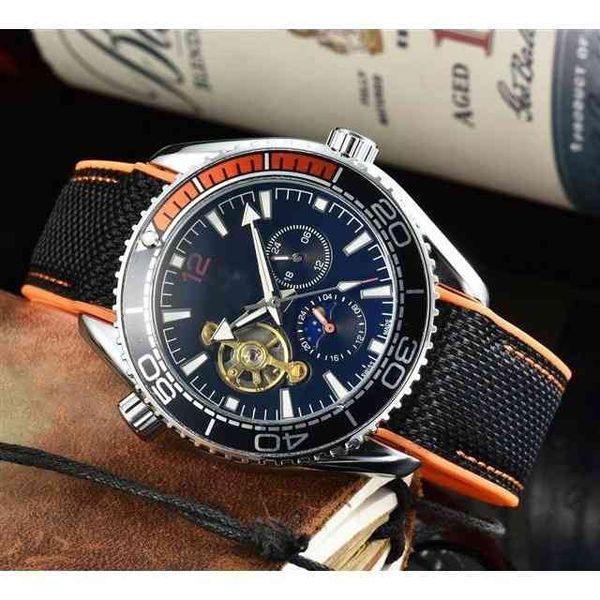 men's business watch fashion designer es wrist luxury men's watchvmot, Slivery;brown
men's business watch fashion designer es wrist luxury men's watchvmot, Slivery;brown