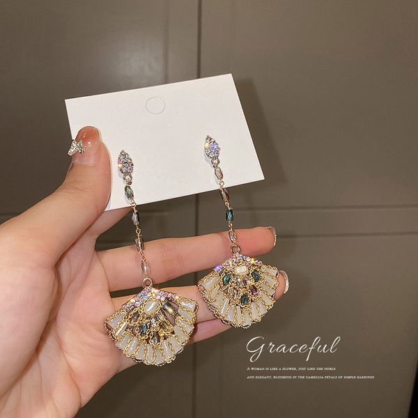 925 silver needle long european and american exaggerated earrings fan-shaped irregular rhinestone pearl earrings personality fashion ear jew, Golden
925 silver needle long european and american exaggerated earrings fan-shaped irregular rhinestone pearl earrings personality fashion ear jew, Golden