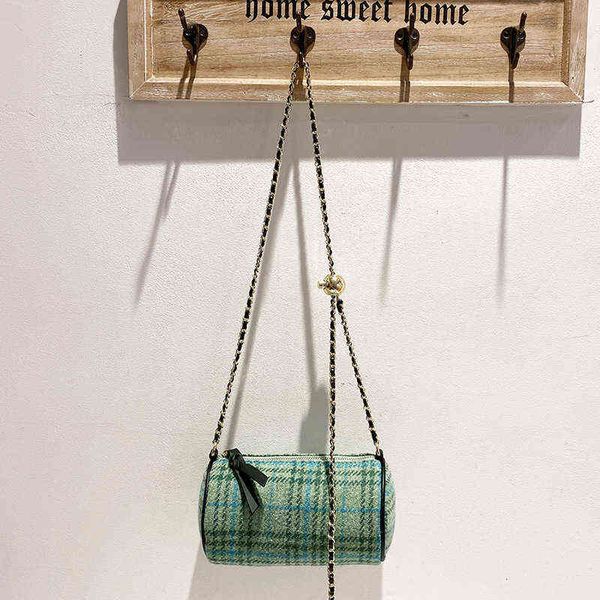 green plaid cylindrical bag 2022 one shoulder underarm women's makeup small round ball tide
green plaid cylindrical bag 2022 one shoulder underarm women's makeup small round ball tide