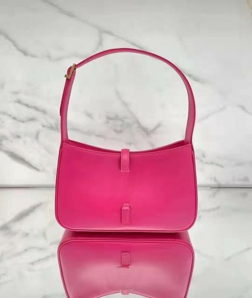 1 designer lady handbag le 5 a7 one shoulder bags 3 capital letters hasp vintage baguettes gold hardware black genuine calf leather, Red;black
1 designer lady handbag le 5 a7 one shoulder bags 3 capital letters hasp vintage baguettes gold hardware black genuine calf leather, Red;black