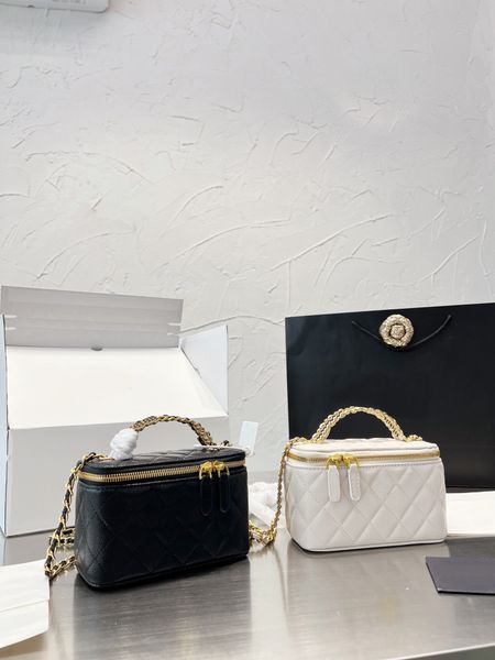 tz women's bags caviar cow leather letter handle tote bag with mirror black and white double zipper makeup small box metal chain one sh
tz women's bags caviar cow leather letter handle tote bag with mirror black and white double zipper makeup small box metal chain one sh