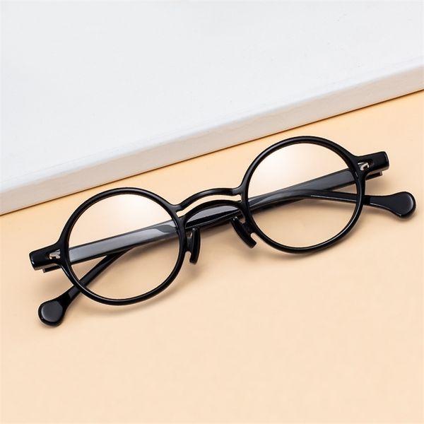 50% off factory outlet sale new plate glasses 98220 flat lens can be equipped with myopia frame, White;black
50% off factory outlet sale new plate glasses 98220 flat lens can be equipped with myopia frame, White;black