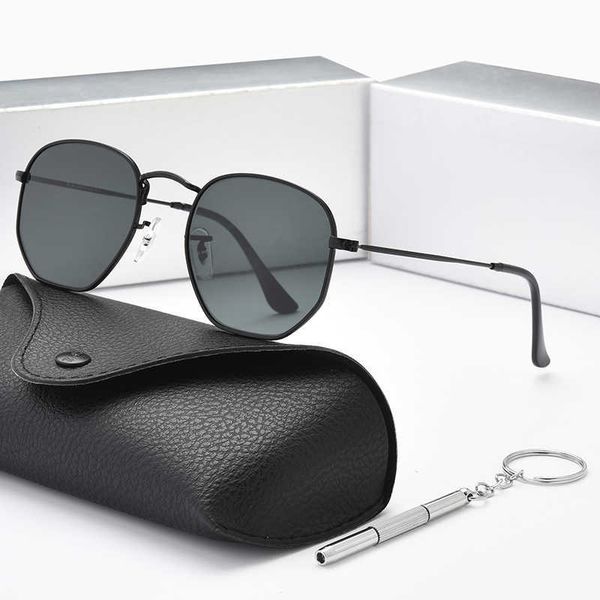 new classic polarized sunglasses women designer 2022 luxury brand alloy metal polaroid hd tempered glass lens retro glasses sun glasses, White;black
new classic polarized sunglasses women designer 2022 luxury brand alloy metal polaroid hd tempered glass lens retro glasses sun glasses, White;black