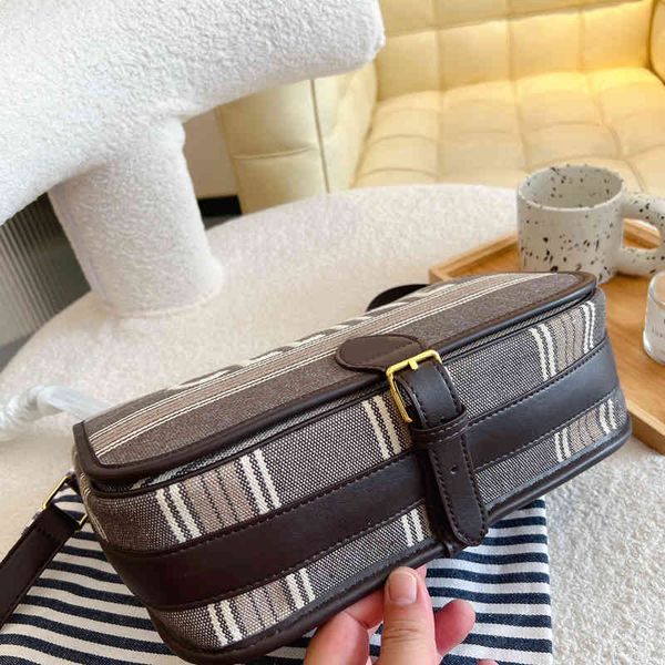 messenger designer vintage bags womens shoulder bag luxurious square shoulder crossbody bags lady embroidery handbags 220719 ygzk
messenger designer vintage bags womens shoulder bag luxurious square shoulder crossbody bags lady embroidery handbags 220719 ygzk