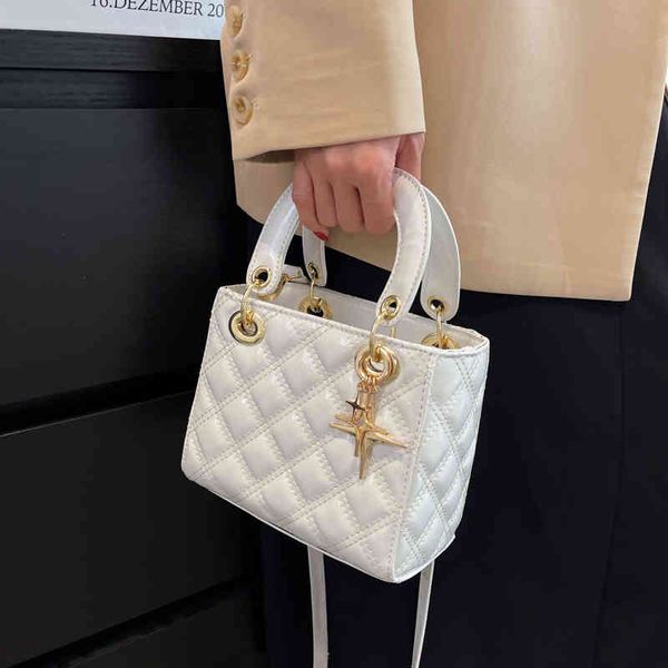 women's 2022 new fashion style portable sophisticated ladies luxury elegant evening bag clutch
women's 2022 new fashion style portable sophisticated ladies luxury elegant evening bag clutch