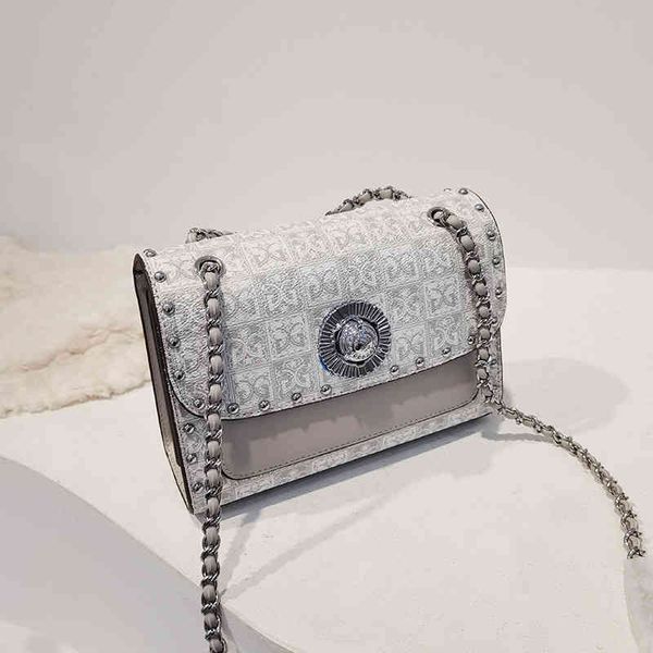 pu leather luxury designer shoudler crossbody bags for women fashion women's buckle rivet chain bag 2022 trend summer brand woman handb
pu leather luxury designer shoudler crossbody bags for women fashion women's buckle rivet chain bag 2022 trend summer brand woman handb
