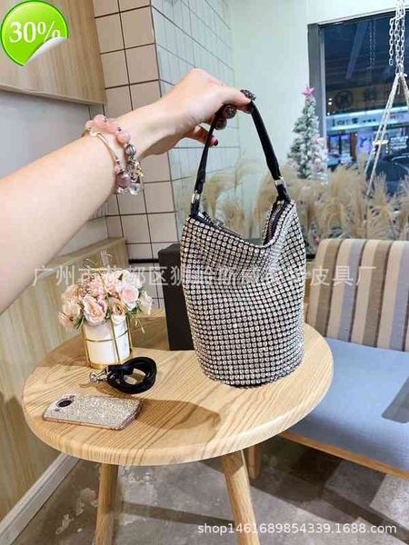 2021 new fashion rivet bag bucket women's hand style shoulder bag messenger fashion
2021 new fashion rivet bag bucket women's hand style shoulder bag messenger fashion