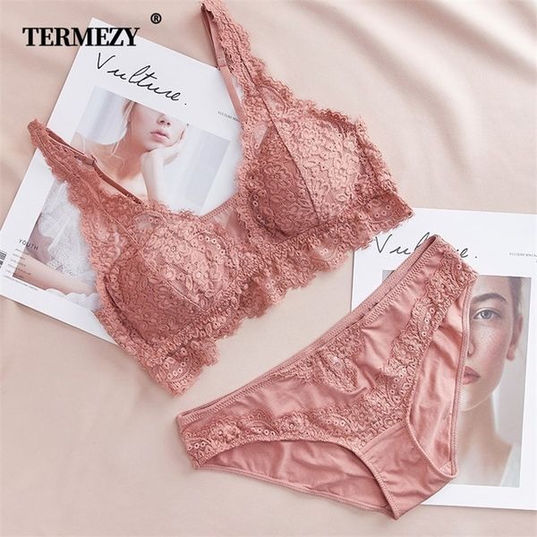 fashion bra set lingerie women's lace underwear eyelash lace lingerie set thin lined 34 cup bralette v neck new arrival t200602, Red;black
fashion bra set lingerie women's lace underwear eyelash lace lingerie set thin lined 34 cup bralette v neck new arrival t200602, Red;black