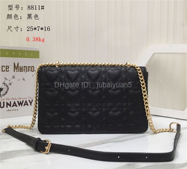 2022 wholesale solid color love chain small square bag luxury designer heart plaid shoulder bag ladies fashion messenger bag
2022 wholesale solid color love chain small square bag luxury designer heart plaid shoulder bag ladies fashion messenger bag