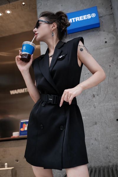 casual dresses designer p home 22 spring and summer fashion flower triangular label suit vest sleeveless waist belt dress wpmc, Black;gray
casual dresses designer p home 22 spring and summer fashion flower triangular label suit vest sleeveless waist belt dress wpmc, Black;gray