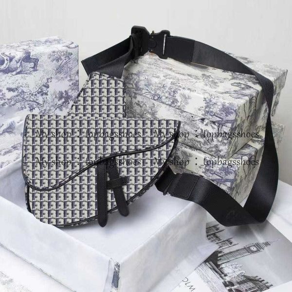 luxurys designers crossbody bags trendy classic fashion handbags purses r embroidery letter small flap woman messenger shoulder
luxurys designers crossbody bags trendy classic fashion handbags purses r embroidery letter small flap woman messenger shoulder