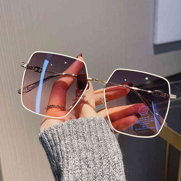 new metal d home polygon red frame factory outlet fashion men's women's sunglasses2022 trendy latest sunglasses, White;black
new metal d home polygon red frame factory outlet fashion men's women's sunglasses2022 trendy latest sunglasses, White;black