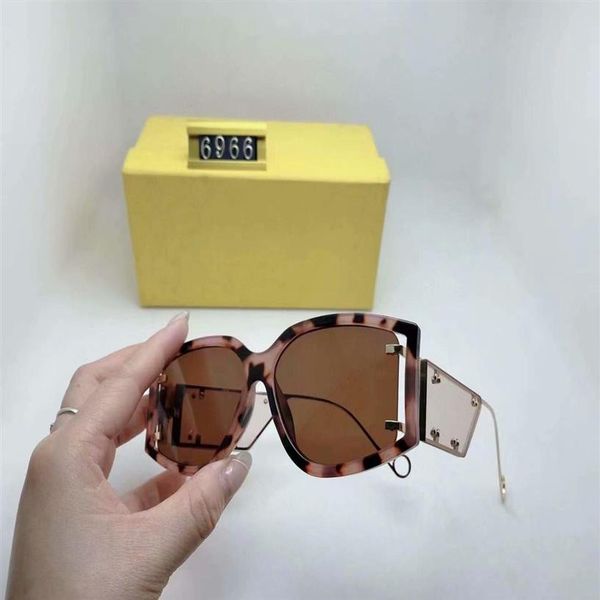 6966 fashion sunglasses women cat eye frame goggles womens style uv 400 protection high-quality with case226f, White;black
6966 fashion sunglasses women cat eye frame goggles womens style uv 400 protection high-quality with case226f, White;black