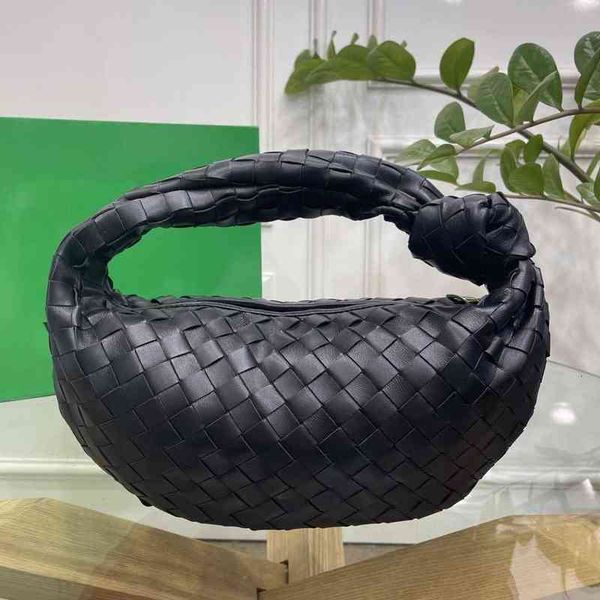2022 women's bag fashion leather hand woven high texture
