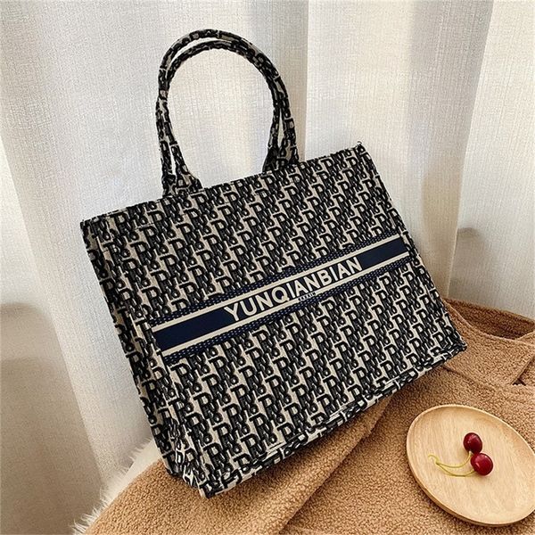 fashionable versatile trendy version foreign style high sense one messenger 65% off store wholesale
fashionable versatile trendy version foreign style high sense one messenger 65% off store wholesale