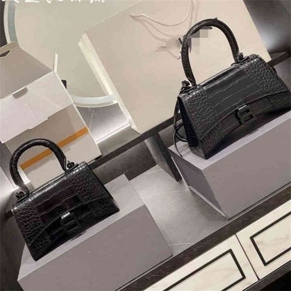 bag balencaigass messenger single 22s designer s handbag cowhide hourglass shaped shoulder crocodile pattern irhs
bag balencaigass messenger single 22s designer s handbag cowhide hourglass shaped shoulder crocodile pattern irhs