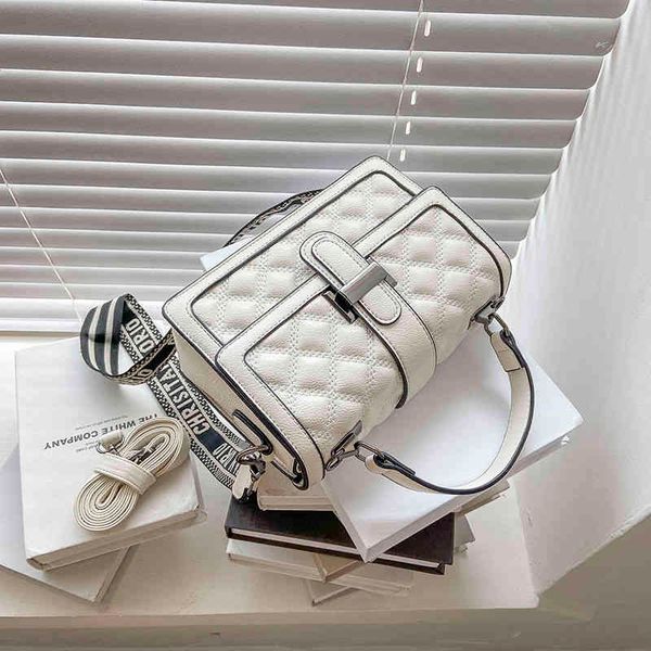 texture bag women's crossbody high fashion portable small square msenger capacity retro female bags all-match shoulder messenger handba
texture bag women's crossbody high fashion portable small square msenger capacity retro female bags all-match shoulder messenger handba
