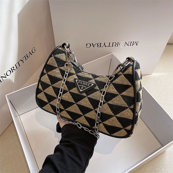 factory online sales summer female 2022 new fashion chain canvas half moon armpit lingge leisure diagonal bag
factory online sales summer female 2022 new fashion chain canvas half moon armpit lingge leisure diagonal bag