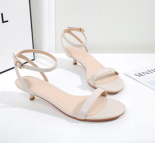 2022 designer slippers women sandals luxury slides oran sandal classic flip flop casual shoes sneakers trainer brand0260, Black
2022 designer slippers women sandals luxury slides oran sandal classic flip flop casual shoes sneakers trainer brand0260, Black