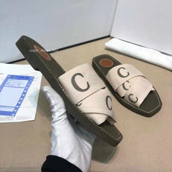 2022 branded women woody mules flat slipper designer lady lettering fabric outdoor leather sole slide sandal size 35--42, Black
2022 branded women woody mules flat slipper designer lady lettering fabric outdoor leather sole slide sandal size 35--42, Black