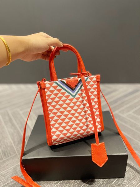 designer luxury women the tote bag fashion versatile handbags shoulder crossbody bags purse telfars totes large capacity saddle wallets 7a f
designer luxury women the tote bag fashion versatile handbags shoulder crossbody bags purse telfars totes large capacity saddle wallets 7a f
