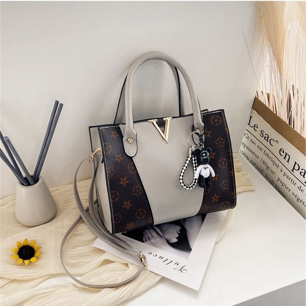 62% off 2022 new designer bags fashion simple atmosphere single shoulder messenger small women's ins korean casual hand v-word killer
62% off 2022 new designer bags fashion simple atmosphere single shoulder messenger small women's ins korean casual hand v-word killer