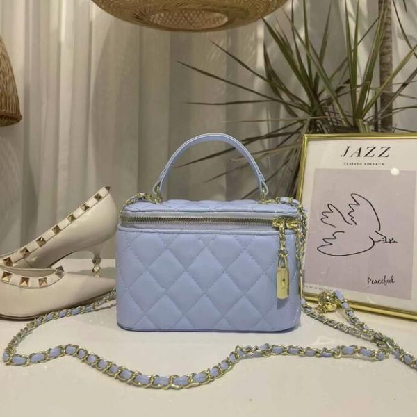 sw women pu zipper shoulder designer bag solid color luxury handbags cosmetic bags leather handheld gold-tone metal chains crossbody bags ha
sw women pu zipper shoulder designer bag solid color luxury handbags cosmetic bags leather handheld gold-tone metal chains crossbody bags ha