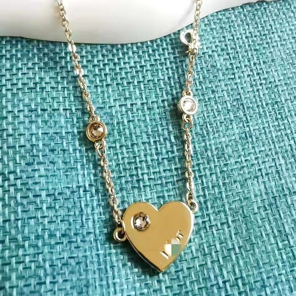 factory direct brand d family middle ancient pink gold necklace peach heart sweet simple, Silver
factory direct brand d family middle ancient pink gold necklace peach heart sweet simple, Silver