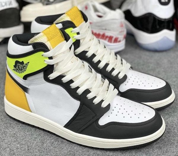 brand shoes authentic 1 high og volt gold leather white university black men women outdoor sports sneakers
brand shoes authentic 1 high og volt gold leather white university black men women outdoor sports sneakers