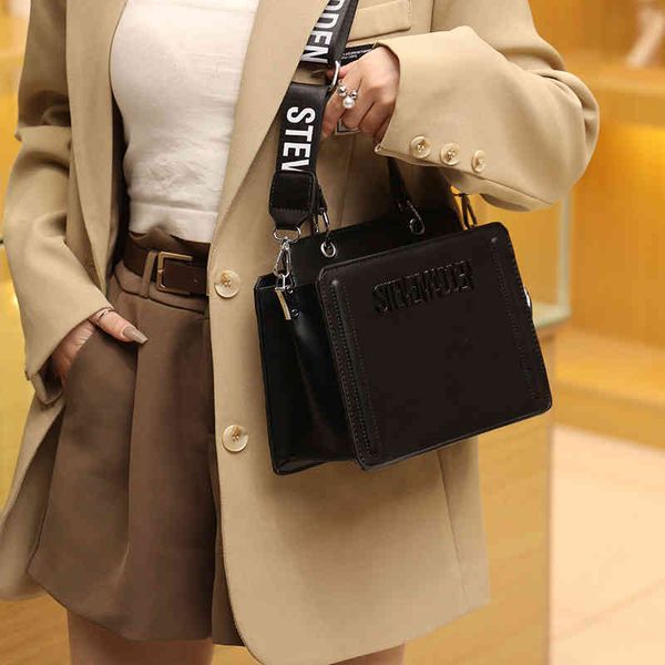 2022 summer new shoulder solid color large capacity msenger 2022 luxury brand fashion design versatile ladies bags
2022 summer new shoulder solid color large capacity msenger 2022 luxury brand fashion design versatile ladies bags