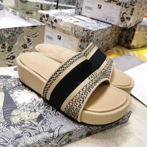 2021 summer mules wedge heel sandals blue oblique embroidered cotton platform jacquard real leather luxury women shoes size 35-41 pu injecti, Black
2021 summer mules wedge heel sandals blue oblique embroidered cotton platform jacquard real leather luxury women shoes size 35-41 pu injecti, Black