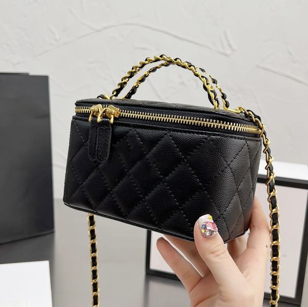 22ss classic shoulder bag caviar leather quilted hollow handle woven chain internal mirror luxury designer ladies handbag diagonal squar
22ss classic shoulder bag caviar leather quilted hollow handle woven chain internal mirror luxury designer ladies handbag diagonal squar