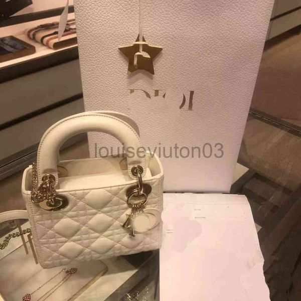 designer tote do bag handbag new women's vintage fashion versatile messenger high sense one luxurious shoulder small square crossbody b
designer tote do bag handbag new women's vintage fashion versatile messenger high sense one luxurious shoulder small square crossbody b