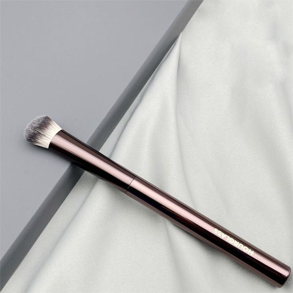 hourglass vanish seamless finish concealer brush makeup es angled large conceal cosmetics beauty tool 220722
hourglass vanish seamless finish concealer brush makeup es angled large conceal cosmetics beauty tool 220722