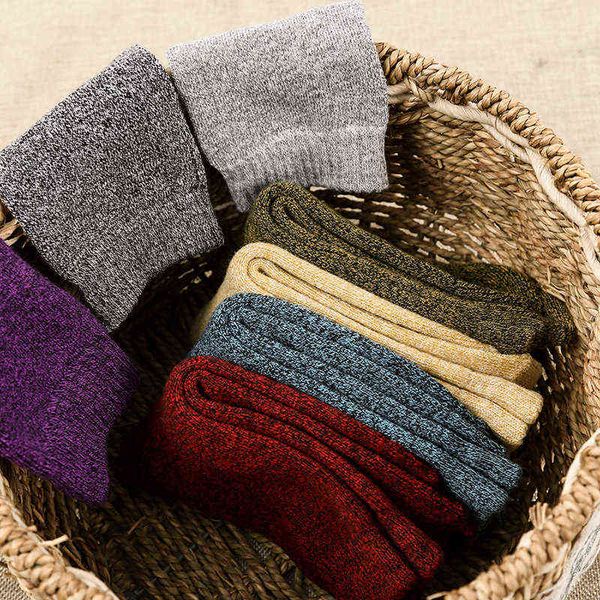 pairs per set winter thickened women's cotton middle tube socks solid color warm towel socks factory women socks wholesale l220714, Black;white
pairs per set winter thickened women's cotton middle tube socks solid color warm towel socks factory women socks wholesale l220714, Black;white