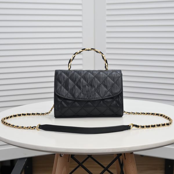 2022 new women designer brand one-shoulder diagonal bags large flap bag 9057 solid color all-match messenger bag wallet handbag
2022 new women designer brand one-shoulder diagonal bags large flap bag 9057 solid color all-match messenger bag wallet handbag