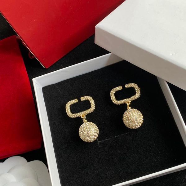 luxury diamond studs fashion letter designer earrings vintage shinning ladies earrings jewelry, Golden;silver
luxury diamond studs fashion letter designer earrings vintage shinning ladies earrings jewelry, Golden;silver