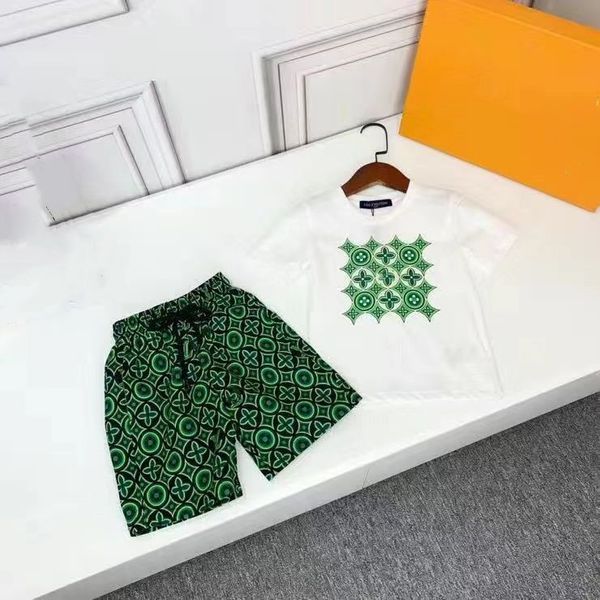 2022ss children set suit t-shirt boy girl sets kids short sleeve child designer clother with letter cotton black white size 90-160
2022ss children set suit t-shirt boy girl sets kids short sleeve child designer clother with letter cotton black white size 90-160