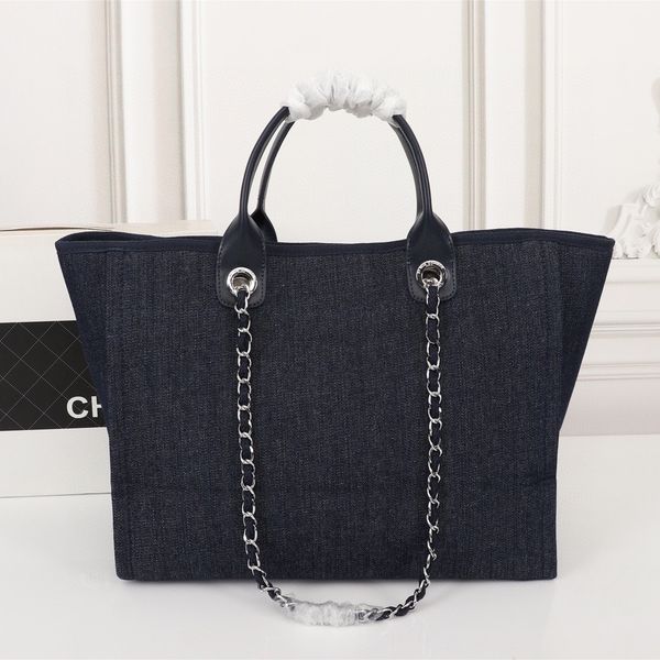designer handbags shoulder chain bags clutches flap pockets wallets plaid velvet thread two letters solid buckle waist square stripes women&
designer handbags shoulder chain bags clutches flap pockets wallets plaid velvet thread two letters solid buckle waist square stripes women&