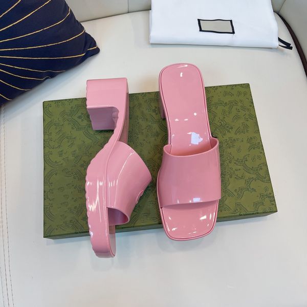 22ss luxury designer women slippers high heels candy colors rubber solid jelly shoes fashion holiday beach summer slides slip-on lady scanda, Black
22ss luxury designer women slippers high heels candy colors rubber solid jelly shoes fashion holiday beach summer slides slip-on lady scanda, Black
