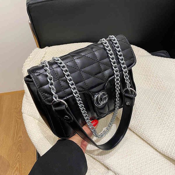 2022 new designer handbags female winter lingge embroidered thread chain single shoulder messenger mobile phone
2022 new designer handbags female winter lingge embroidered thread chain single shoulder messenger mobile phone