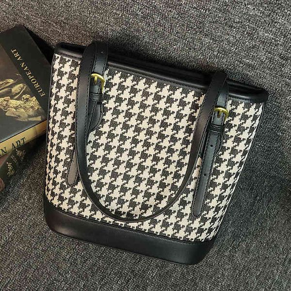 2022 autumn and winter new getuote bag canvas bucket bag large capacity one shoulder handbag female
2022 autumn and winter new getuote bag canvas bucket bag large capacity one shoulder handbag female