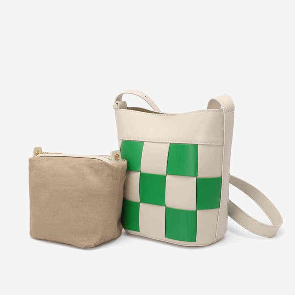 spring and summer checkerboard cowhide all-match bucket bag women's large capacity niche shoulder cross-body pack 220506
spring and summer checkerboard cowhide all-match bucket bag women's large capacity niche shoulder cross-body pack 220506