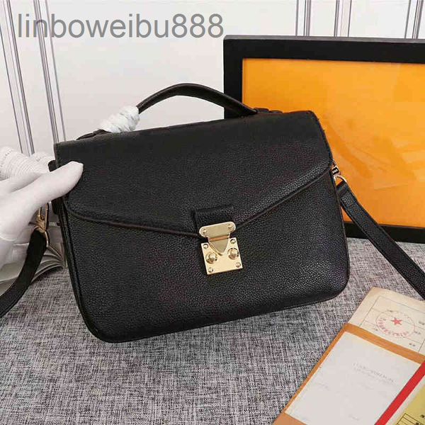 brand l bags 2022 messenger bag genuine leather ladies handbag printing wallet one shoulder classic backpack european and american fashion
brand l bags 2022 messenger bag genuine leather ladies handbag printing wallet one shoulder classic backpack european and american fashion