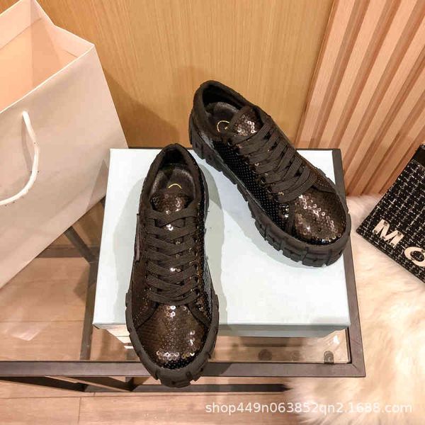 dress shoes p family biscuit shoes spring and summer fish scale sequin mesh face gear increased thick soled couple pof1, Black
dress shoes p family biscuit shoes spring and summer fish scale sequin mesh face gear increased thick soled couple pof1, Black